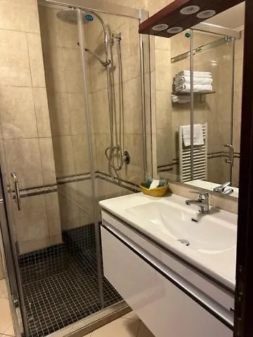 ****  Dinasty Hotel Tirana Albanien
