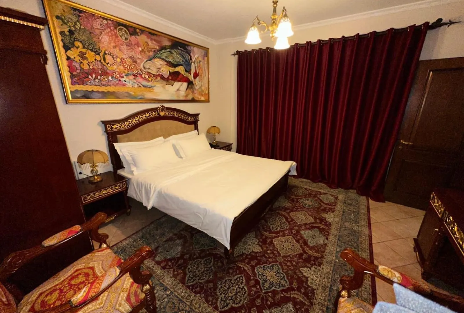 Dinasty Hotel Tirana 4*,