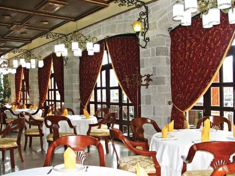 Dinasty Hotel Tirana 4*,