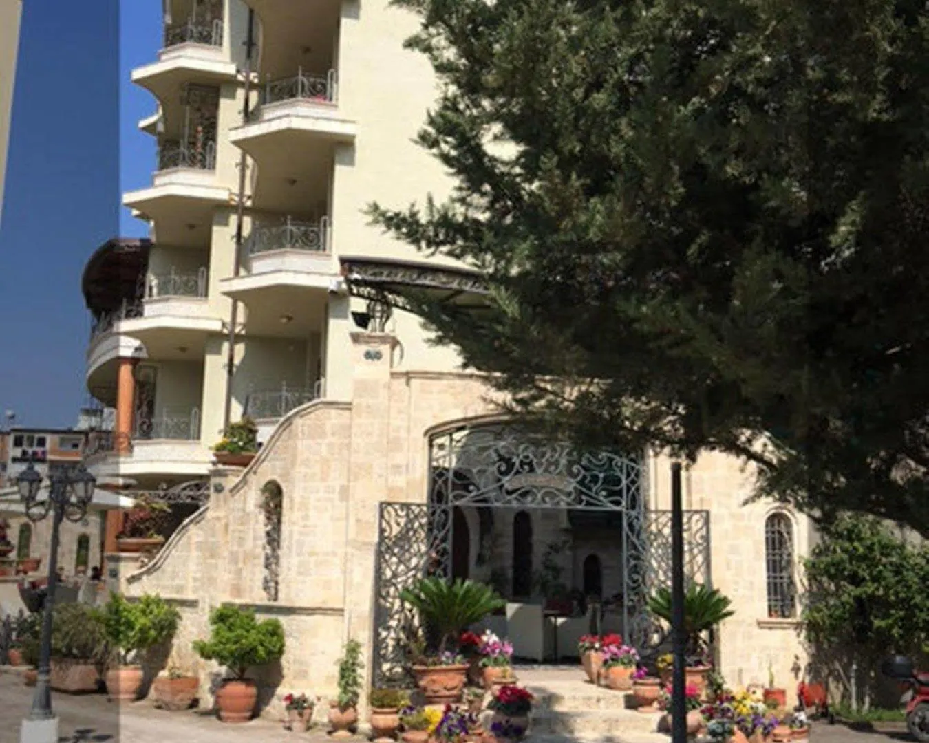 Dinasty Hotel Tirana