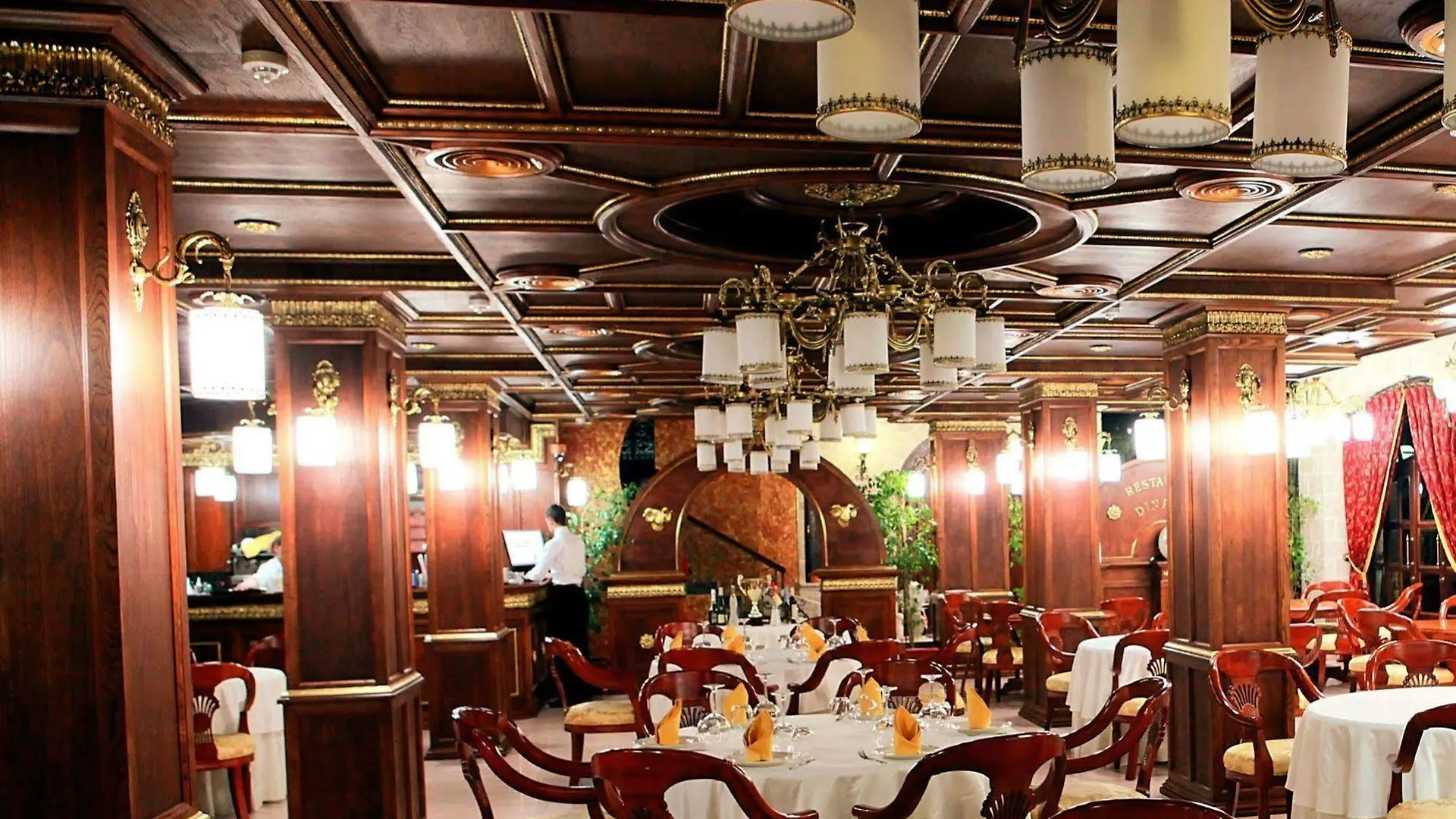 Dinasty Hotel Tirana