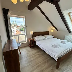 https://zelezna-12-old-town-view-apartment.praguehotelsweb.com